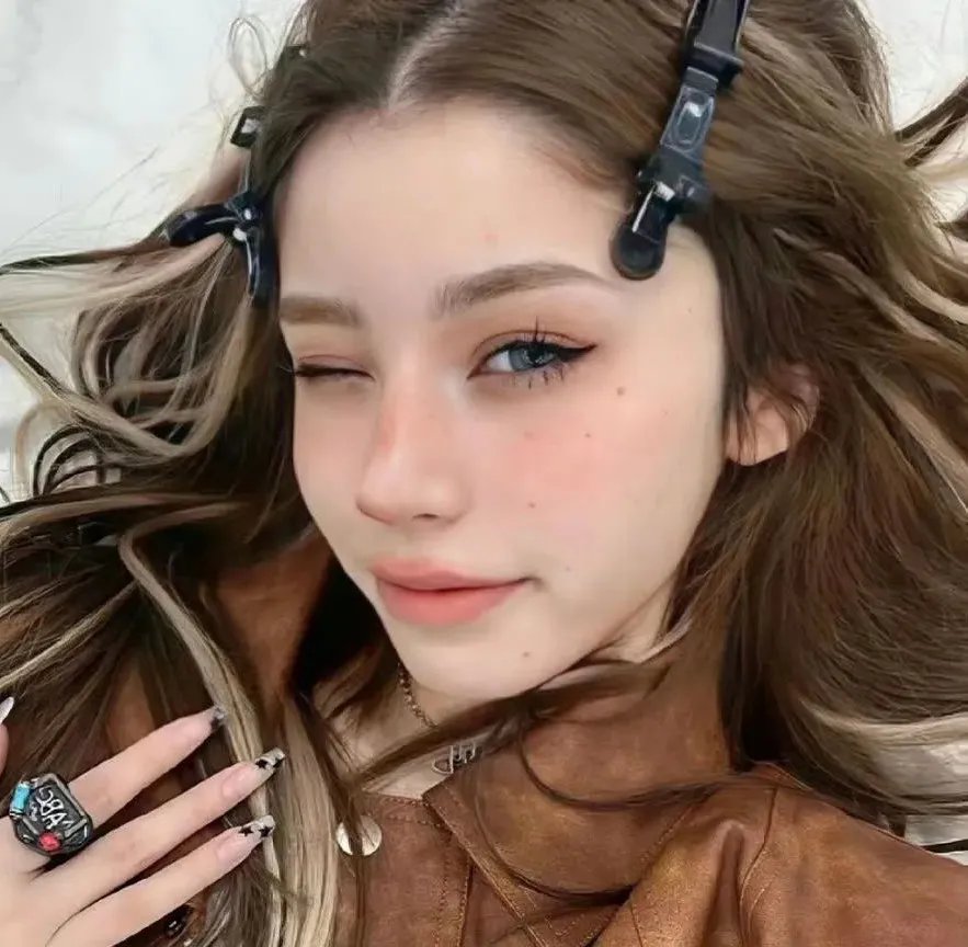脆弱的英雄